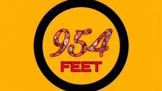 Fucking Ms Laura’s Big ass size 10 mature Soles (HUGE LOAD multiple cumshot angles)