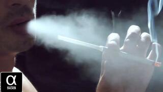 Smoking Newport 100's menthol Blue with glass holder SLOW