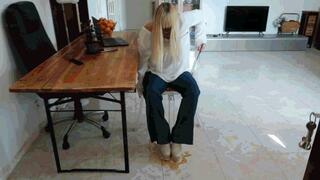 Glue trap AVI (1920x1080) FHD