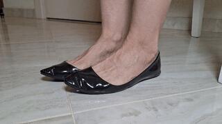 Toe wiggling in patent leather black ballet flats 8 SP