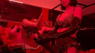 Gigantic Strap-On Pegging (HD version)