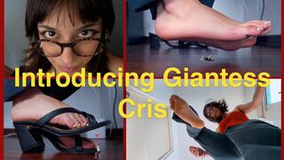 Introducing Giantess Cris - 4K