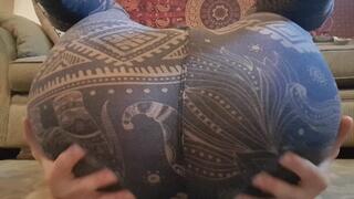 Squishy thick booty farting