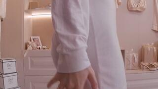 Submissive model (32)