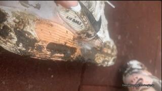 spitting on my dirty nike airmax