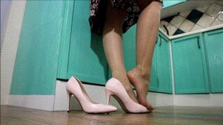 Your wife all day in lite pink shoes AVI