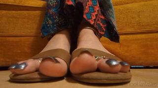 Giantess Fifi smooshing you under her sweaty toe rings replay