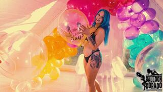 Mine sitpops Kalisan 18 on a Inflatable Chair 4K UHD Version