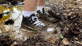 MUDDY CONVERSE ALL STAR, Converse in Mud, Wet and Muddy Converse, Ruined Converse, Muddy Converse