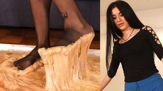 Desdemona Nylon Stuck - 4K MP4