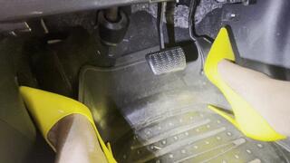 9 Yellow 5 inch high heels pumps demolish (hard rev) the gas pedal of Toyota Corolla to show where he belongs