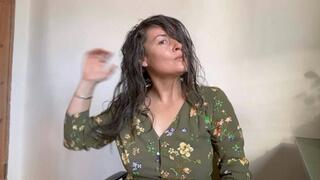 dry her beautiful hairs with hair dryer mov