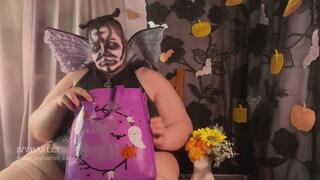 It's a Dollar Store Pumpkin Ivy Harlet (Ivy Harlet gets unexpected Halloween treat, plays with tits, ass, and pussy, COD fantasy)