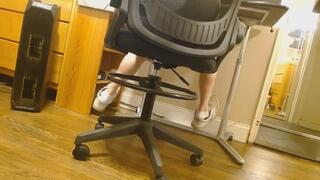 My barefeet sneaker play with extra activity towards the end :)