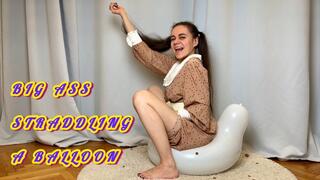 I JUMPED ON A WHITE BALLOONS WITH MY BEAUTIFUL BUTT 4K