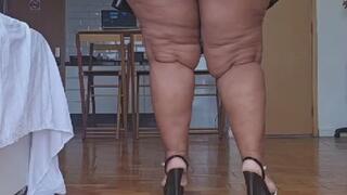 Gorda e sua micro saia