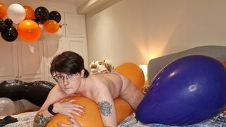 Big sausage balloon riding, orgasm with vibrator -FTM