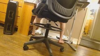 Male Shoeplay UNCONTROLLABLE