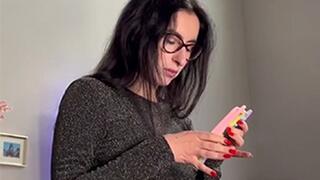 Real Estate Agent Inna's Frenetic Dipping and Shoeplay - 1080 Mobile