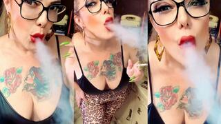 Marlboro Gold - Smoking in leather and leopard print