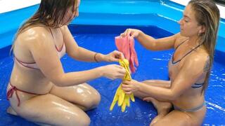 RUBBER GLOVES OIL WRESTLING Bella vs London