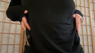 Aurora’s Spicy Navel Sways