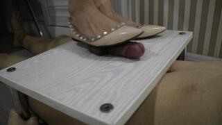 Valentino pulverizing the cock