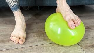 BAREFOOT BALLOON POPPING with LIAM - SLOW MOTION