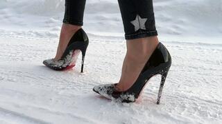 Stilettos on snow, louboutin on ice, high heels on ice, slippery louboutin on snow, snow walk in louboutin