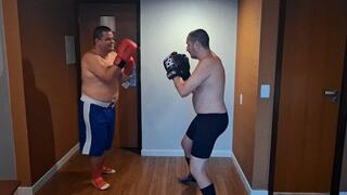 Heavyhitterboxer vs Jobber – 3 rounds of gutpunching, who will fall first?