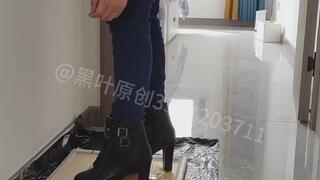 Stepping on high heels