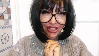 la signora va in chiesa ma non si direbbe-the lady goes to church but you wouldn't think so