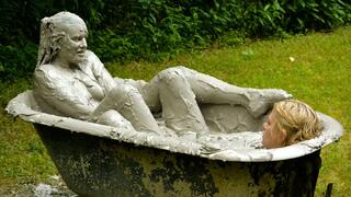 Stormy and Sativa in the Mud Tub