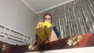 Yellow socks removing!