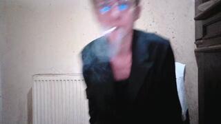 BLACK SLEEVES SMOKING NO RINGS