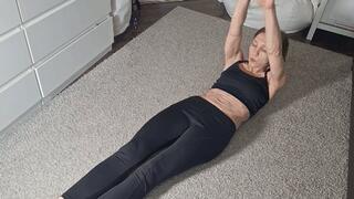 She cleaned my outie belly button with her tongue 15