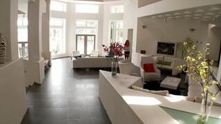 THIS CLASSY MILF LOVES TO PLAY WITH HER PRETTY FEET WHEN SHE FUCKS