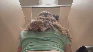 Loud farts and plops