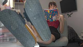 Your coworker knows how much you love to tickle beautiful feet, she uses your foot fetish to her advantage & makes you do her work in hopes of getting to touch them, but she never lets you Today you decided it's time for her to pay up for all of the work