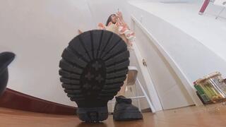 4K MENGMENG Big Foot shoes POV Crushing Asshole 360VR