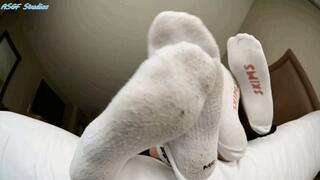 The blonde arab girl brings a friend for foot fun! JUICY SOLES!! - MP4