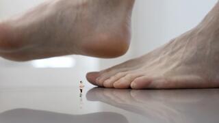 Leigh - Bugs To Him Again (SFX Shrunken)