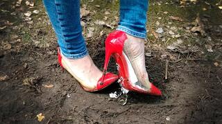 High Heels Diploma Crush, High Heels Sinking in Ground, High Heels Crush, Shoes Crush