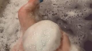 Bathtime- Cleaning & Oiling My sexy Feet