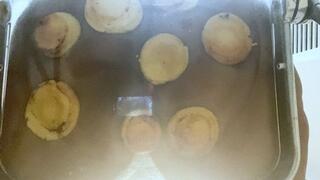 Crush - Goddess MXDominion Squishes Bread Rolls with Bubble Butt, food and object crush, femdom, mind fuck 1080