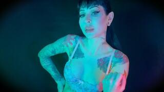 Worship My Sweaty, hairy spots: A Hairy, Stinky, Summertime Treat - PUSSY edition