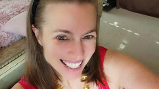 Sexy MILF Nikki Wishes You A Happy New Year!