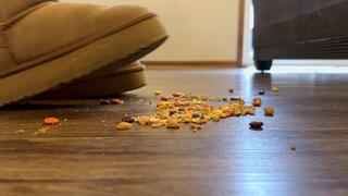 European Beauty (19) Crushes Peanuts & Reese’s in Soft UGG Boots (4K)