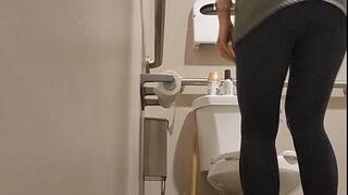 Variety Toilet time with QueenGoddessKatie