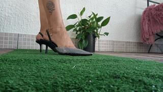 Roxan's pronounced arches in unparalleled stiletto heels (3)